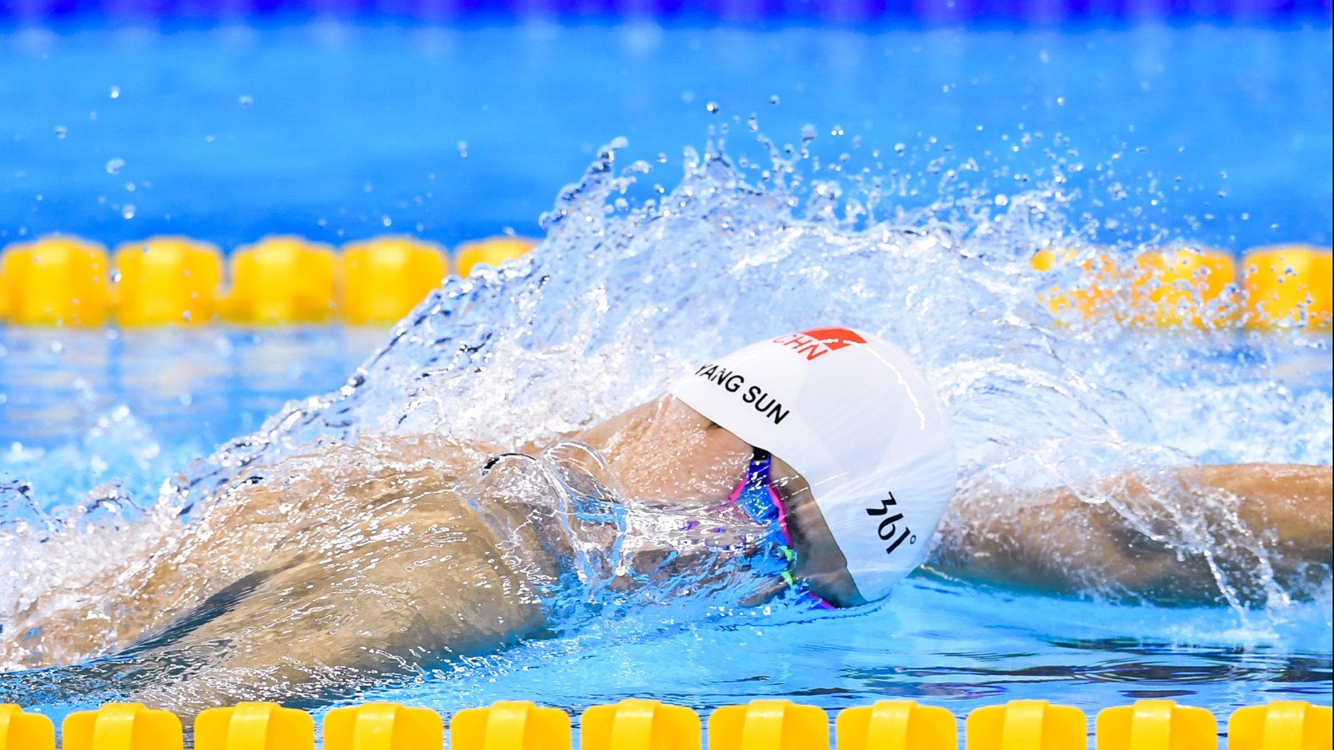 _智能器材助力马拉松：科学训练新里程_，马拉松机器人