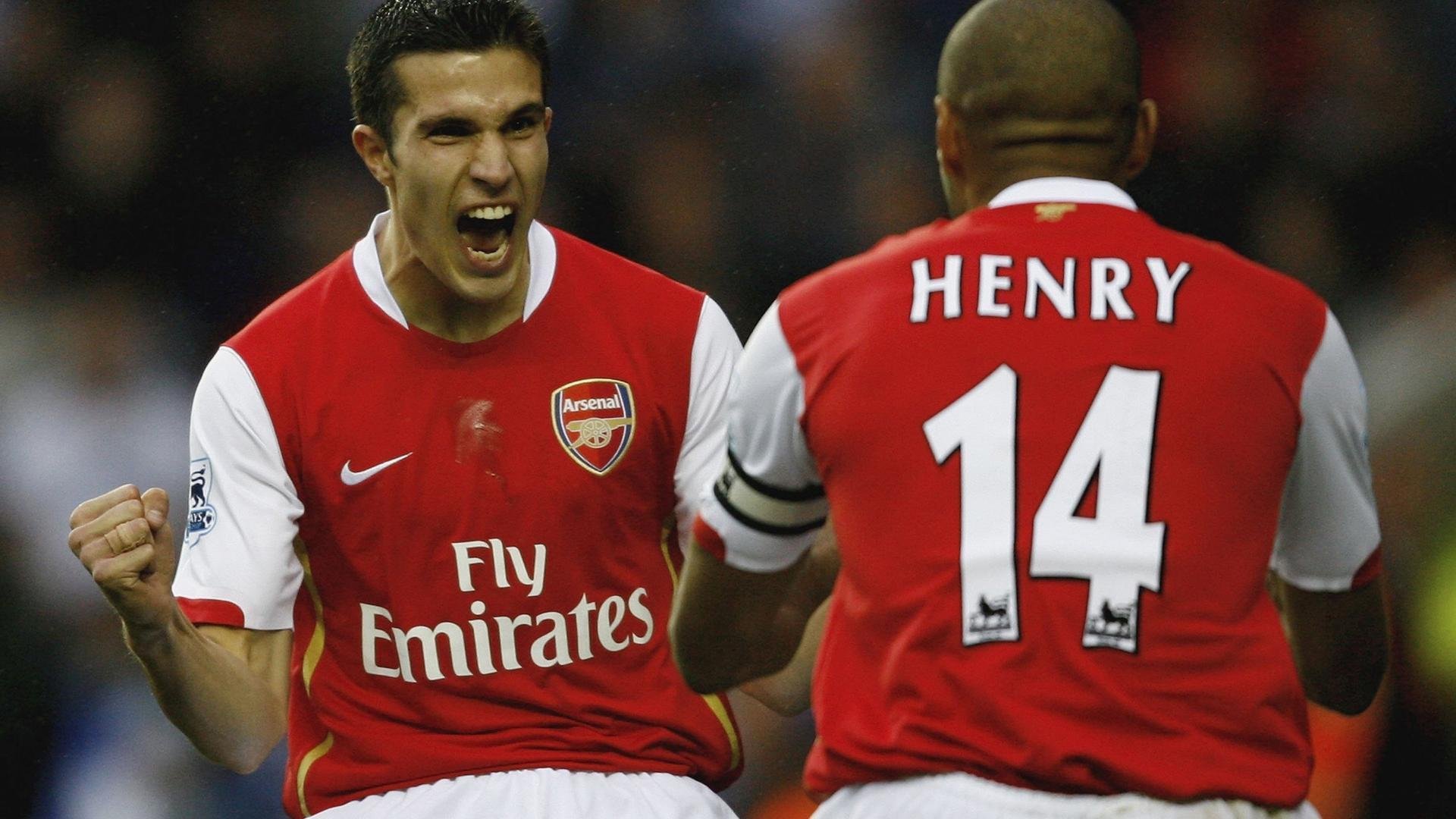 “亚戈·卡尔曼：攻防兼备的橄榄球天才，成就阿根廷美洲狮队辉煌未来”